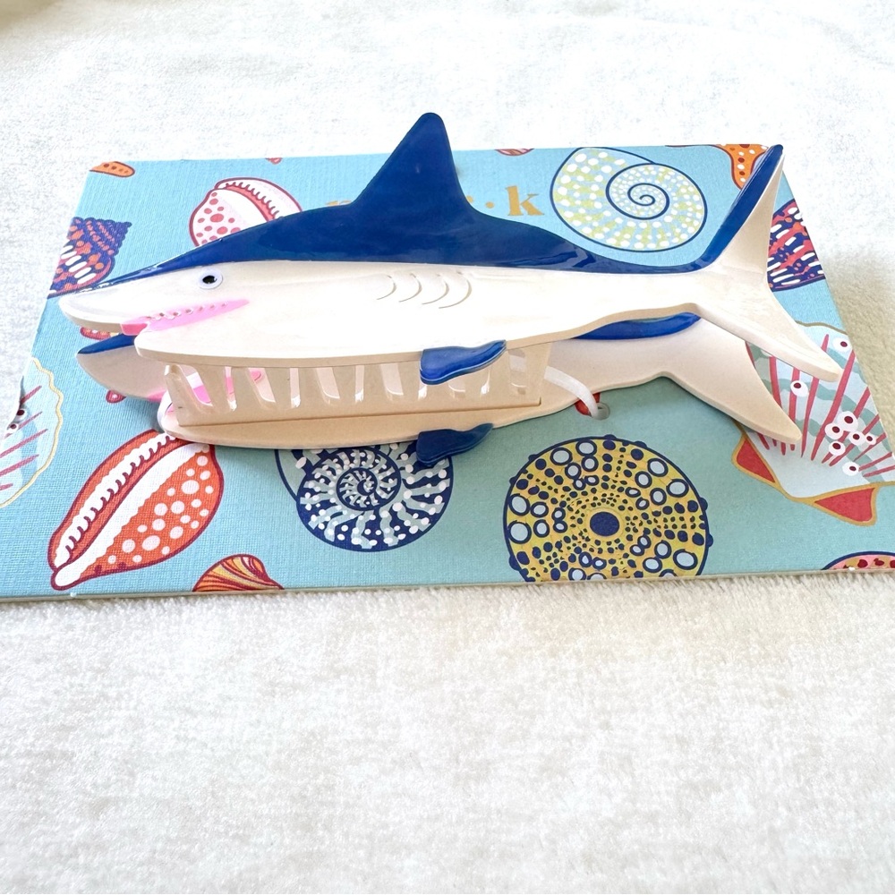 Viral Piper K Shark Hair Claw Clip - Picture 2 of 4